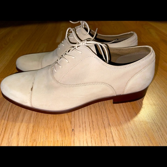 Aldo- Authentic(small Stain front face of shoe, glue mark on right ride) main image 4